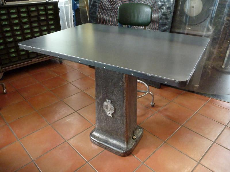Vintage industrial steel desk table, coolvintage.ca, roy mackey, flamingsteel.com